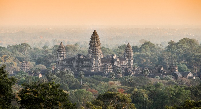 1-slide-cambodia-angkor-wat-temple-pano